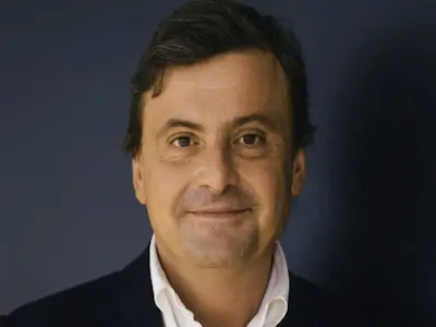 Carlo Calenda raccomanda Amalivo